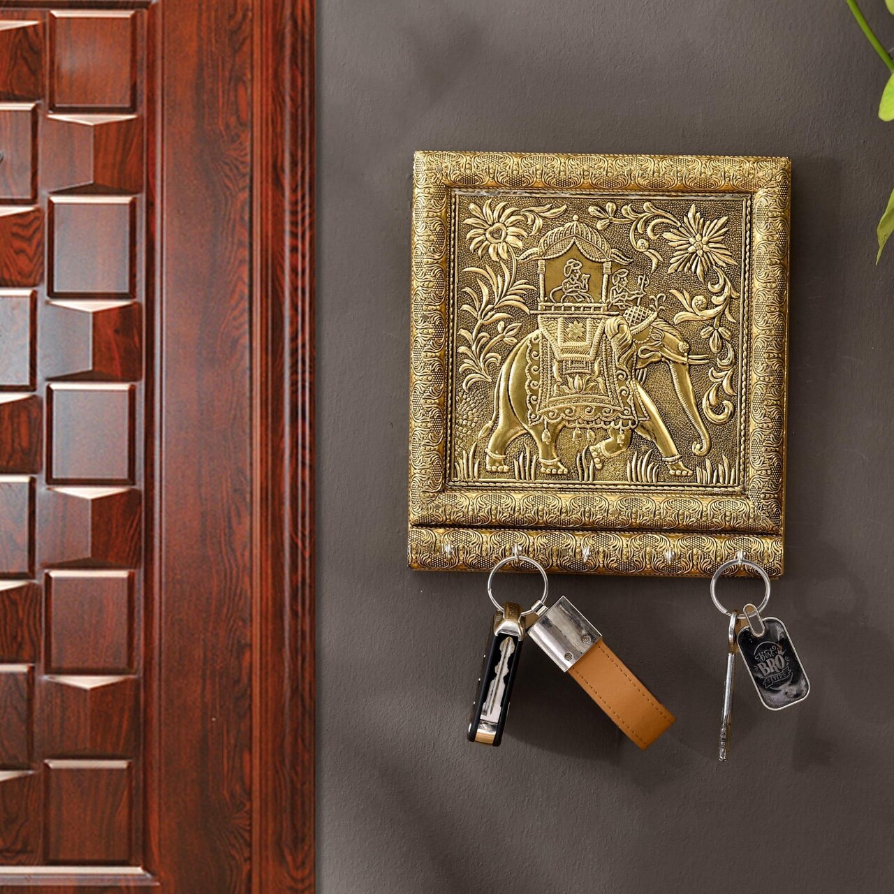 Key Holder Wall Décor Elephant Design Key Hooks for Wall Hanging Hand Crafted Decorative Showpiece Key Organizer Home Decor Wall Mounted 5 Hooks for Entryway Living Room Housewarming Gift